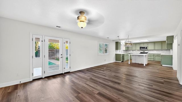 2712 Rriver Valley Cir, Modesto, CA 95351