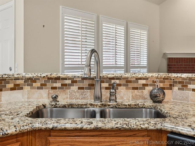 10236 S Evanston Place, Tulsa, OK 74137