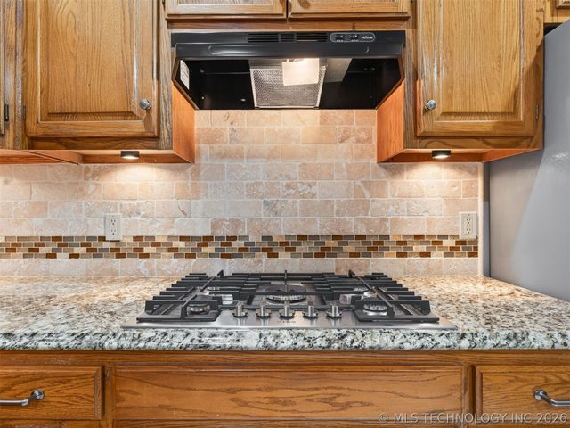 10236 S Evanston Place, Tulsa, OK 74137