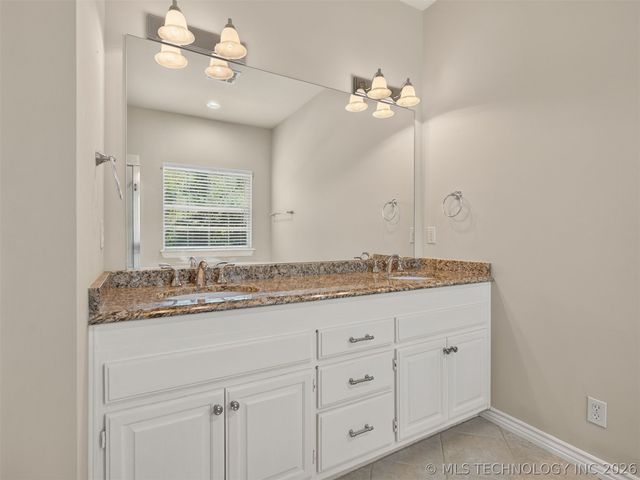 10236 S Evanston Place, Tulsa, OK 74137
