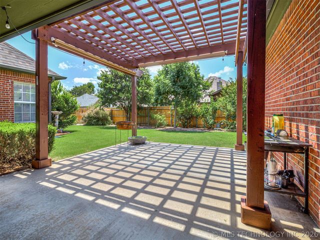 10236 S Evanston Place, Tulsa, OK 74137