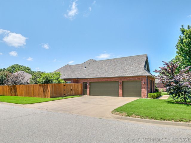10236 S Evanston Place, Tulsa, OK 74137
