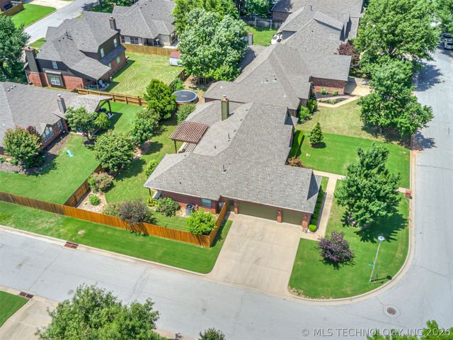 10236 S Evanston Place, Tulsa, OK 74137
