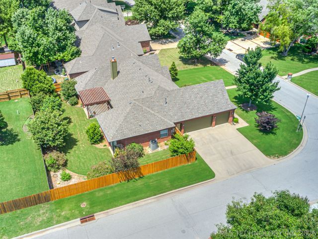 10236 S Evanston Place, Tulsa, OK 74137