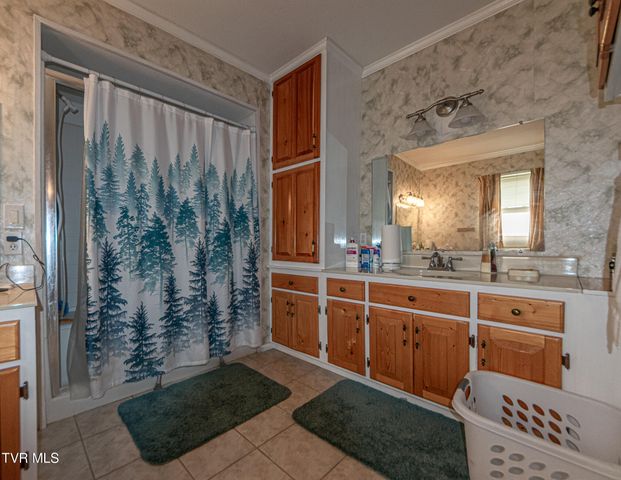 3713 Bluefield Drive, Johnson City, TN 37601
