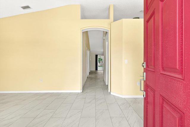 41 Pershing Ln, Palm Coast, FL 32164