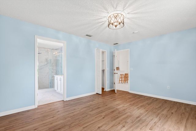 41 Pershing Ln, Palm Coast, FL 32164