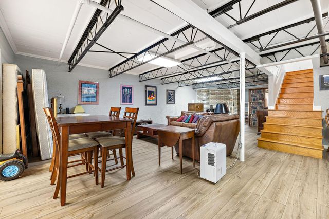 7 Inwood CIR, Austin, TX 78746