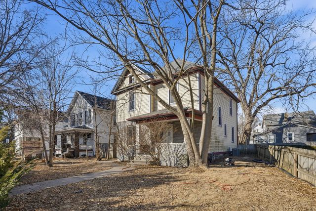 2626 Brady Street, Davenport, IA 52803