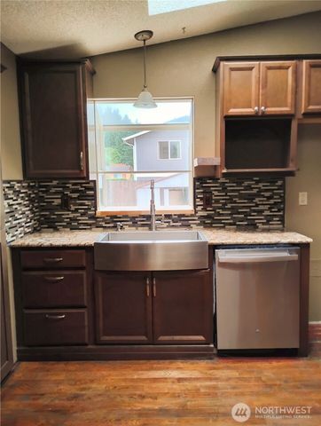 15103 Westmore Drive E, Puyallup, WA 98374