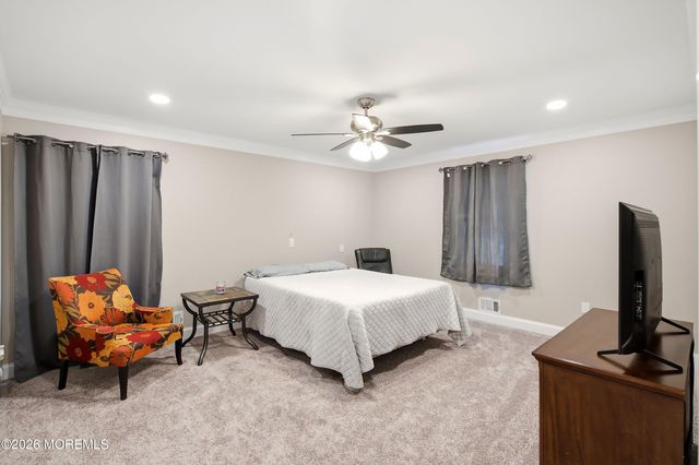 888 Briarcliff Drive, Toms River, NJ 08753