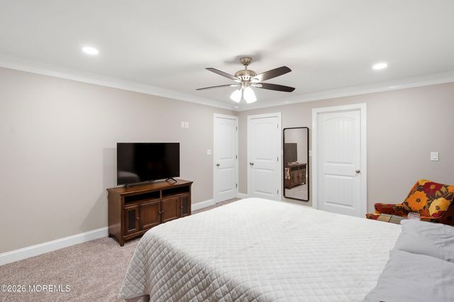 888 Briarcliff Drive, Toms River, NJ 08753