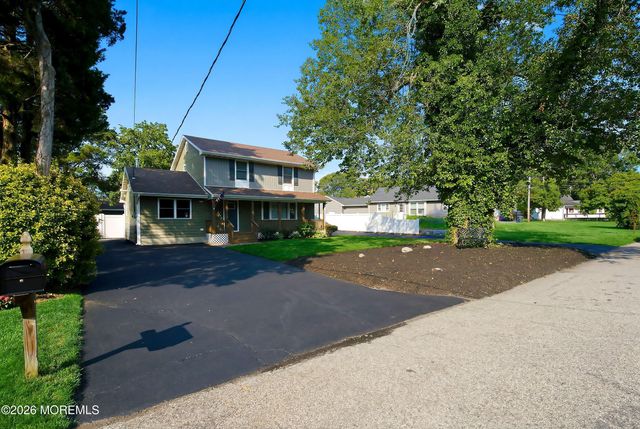 888 Briarcliff Drive, Toms River, NJ 08753