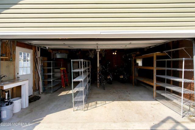 888 Briarcliff Drive, Toms River, NJ 08753