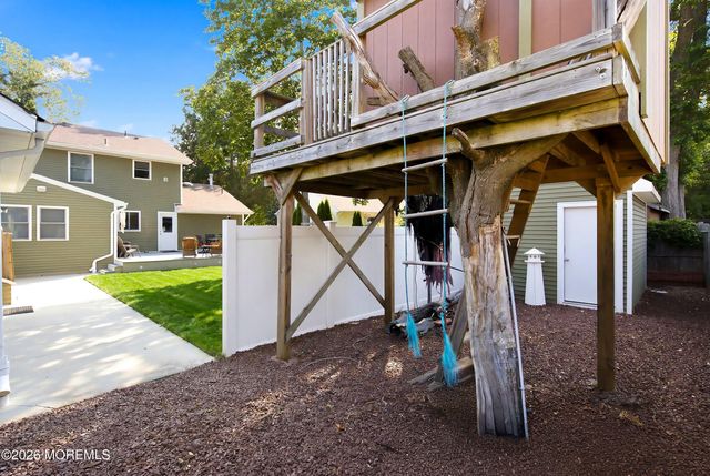 888 Briarcliff Drive, Toms River, NJ 08753