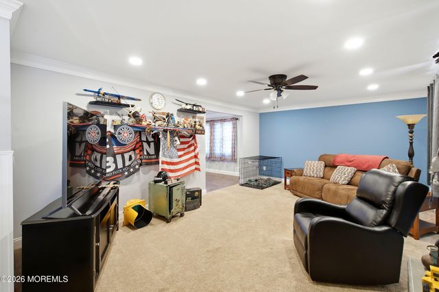 888 Briarcliff Drive, Toms River, NJ 08753