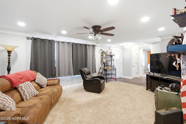 888 Briarcliff Drive, Toms River, NJ 08753