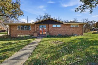 1722 N 11th Street, Beatrice, NE 68310