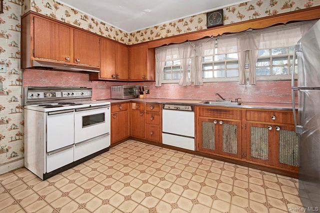 47 Greenridge Avenue, White Plains, NY 10605