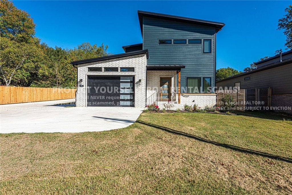 956 W Boone Street, Fayetteville, AR 72701