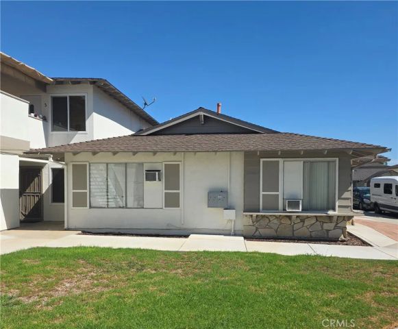 5561 Reno, Huntington Beach, CA 92649