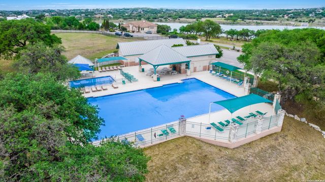 514 Canyon Rock Dr, Spring Branch, TX 78070