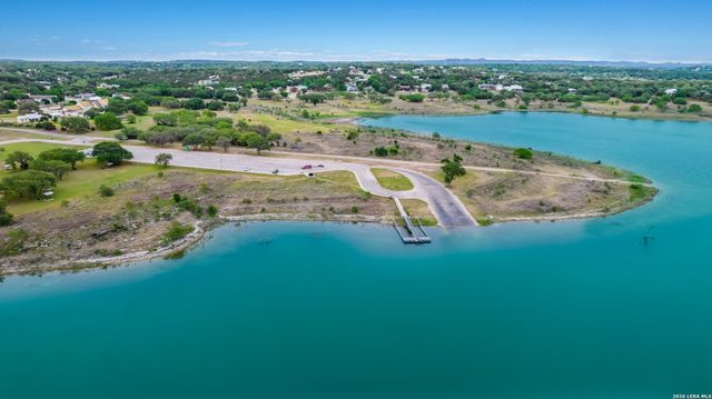514 Canyon Rock Dr, Spring Branch, TX 78070