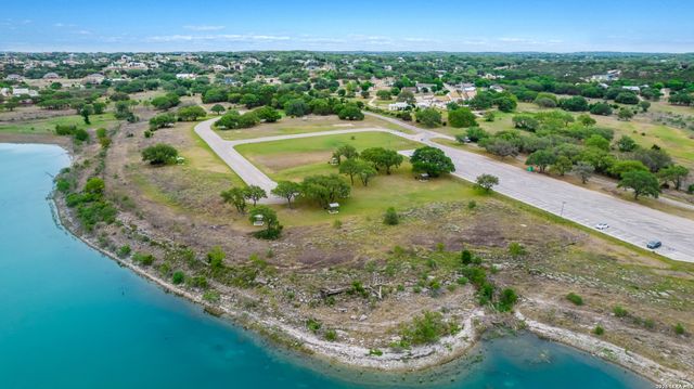 514 Canyon Rock Dr, Spring Branch, TX 78070