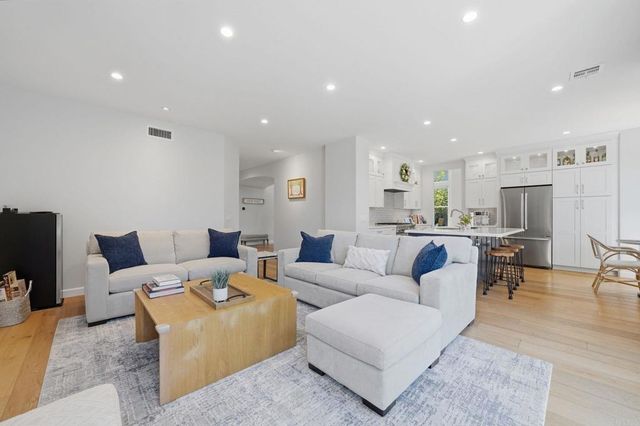 4939 Riding Ridge Road, San Diego, CA 92130