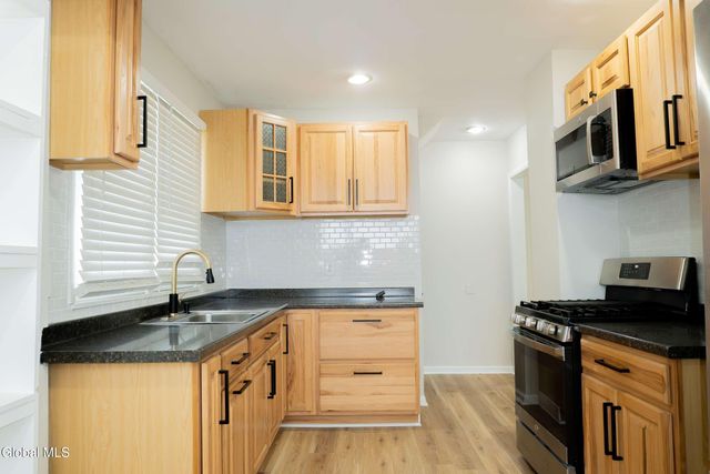 577 Ontario Street, Schenectady, NY 12306