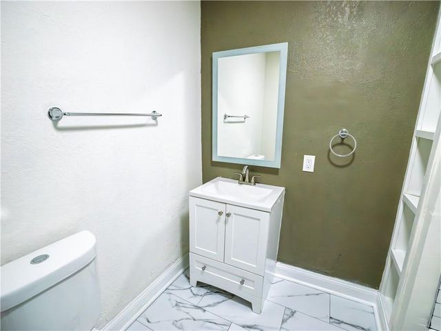 2011 MONTGALL Avenue, Kansas City, MO 64127