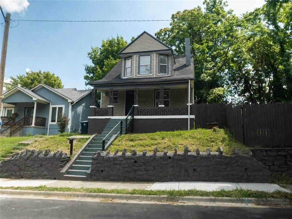 2011 MONTGALL Avenue, Kansas City, MO 64127