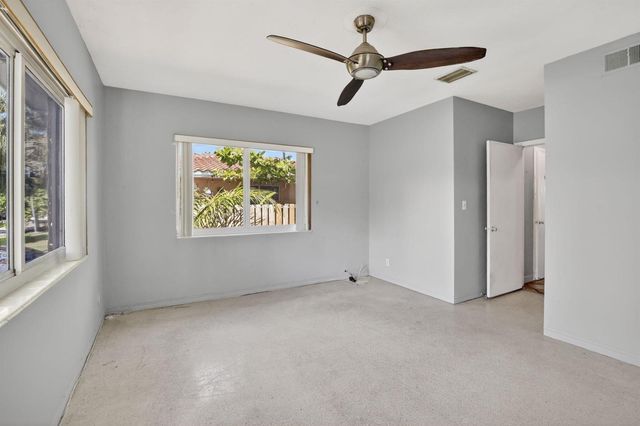 742 Hollywood Boulevard, Hollywood, FL 33019