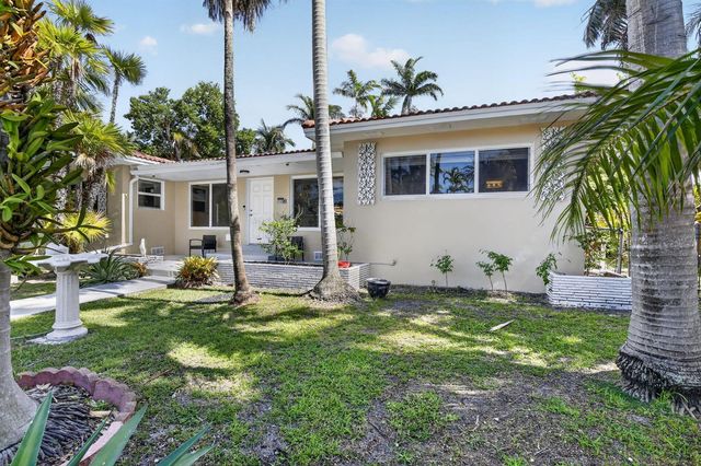 742 Hollywood Boulevard, Hollywood, FL 33019