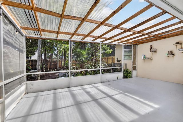 742 Hollywood Boulevard, Hollywood, FL 33019