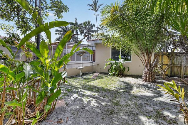 742 Hollywood Boulevard, Hollywood, FL 33019