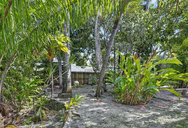 742 Hollywood Boulevard, Hollywood, FL 33019