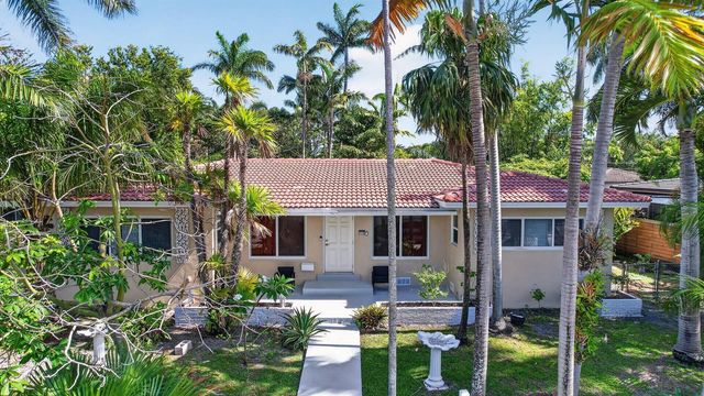 742 Hollywood Boulevard, Hollywood, FL 33019