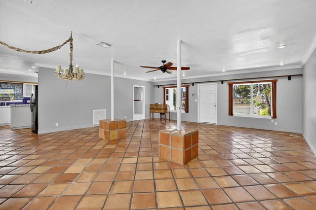 742 Hollywood Boulevard, Hollywood, FL 33019