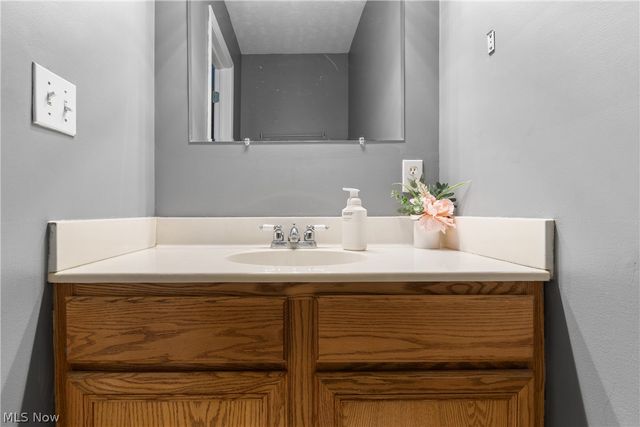 10406 Village Drive, Garrettsville, OH 44231