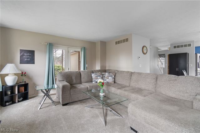 10406 Village Drive, Garrettsville, OH 44231