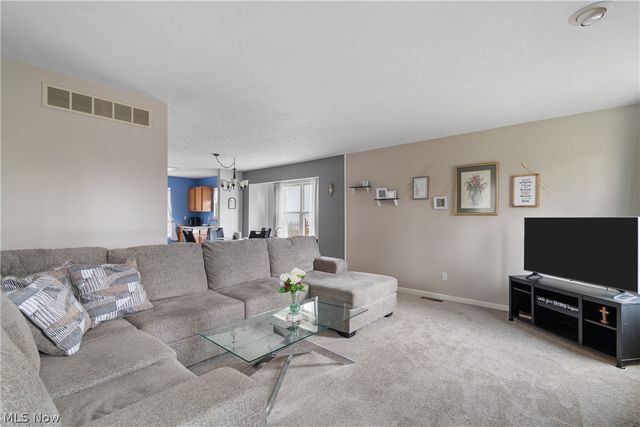 10406 Village Drive, Garrettsville, OH 44231