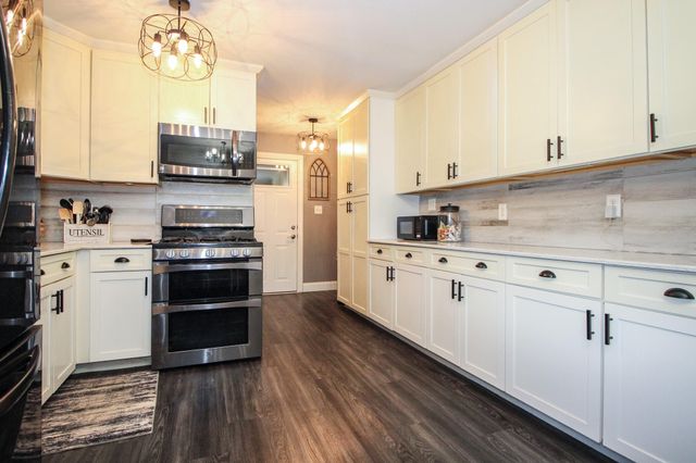 6912 Colorado Street, Merrillville, IN 46410