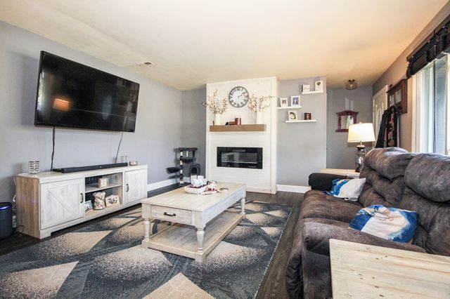 6912 Colorado Street, Merrillville, IN 46410