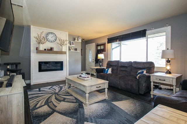 6912 Colorado Street, Merrillville, IN 46410