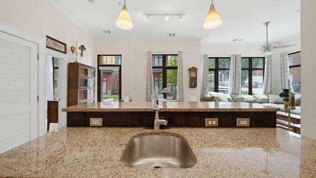 129 Walnut St Unit 22, Chattanooga, TN 37403