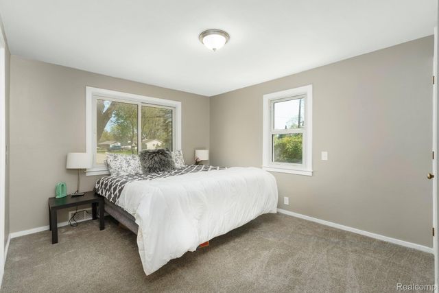 5721 Corunna Avenue, Independence Charter Township, MI 48346