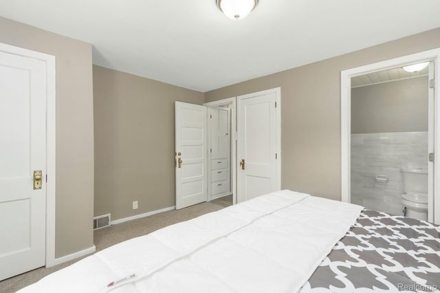 5721 Corunna Avenue, Independence Charter Township, MI 48346