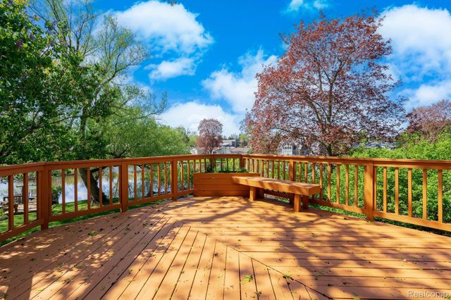 5721 Corunna Avenue, Independence Charter Township, MI 48346