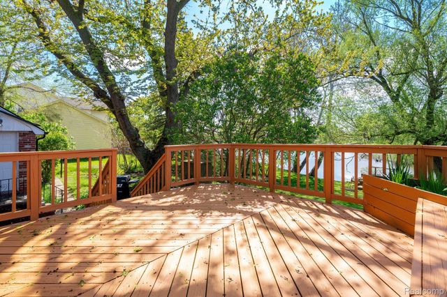 5721 Corunna Avenue, Independence Charter Township, MI 48346